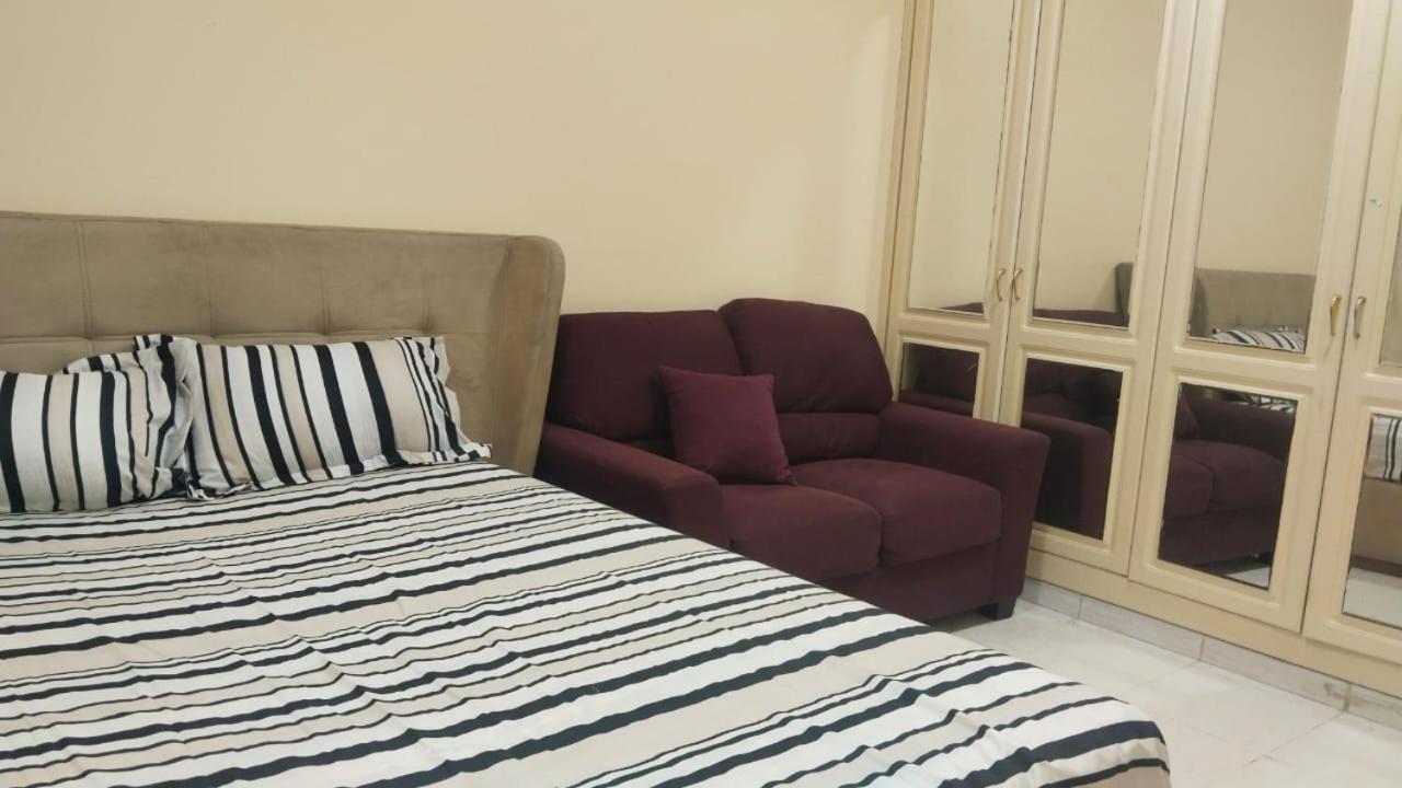 Holiday Home 2 Bedrooms Apartment For Family Only Şarja Dış mekan fotoğraf