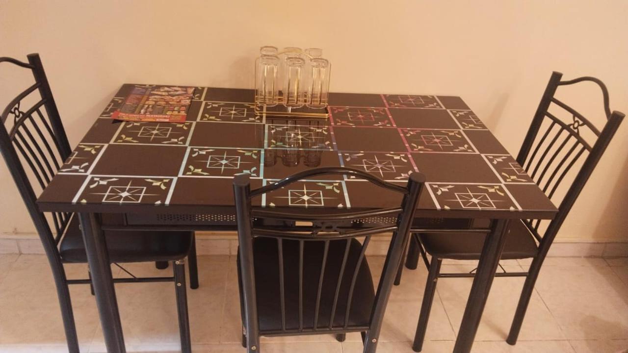 Holiday Home 2 Bedrooms Apartment For Family Only Şarja Dış mekan fotoğraf